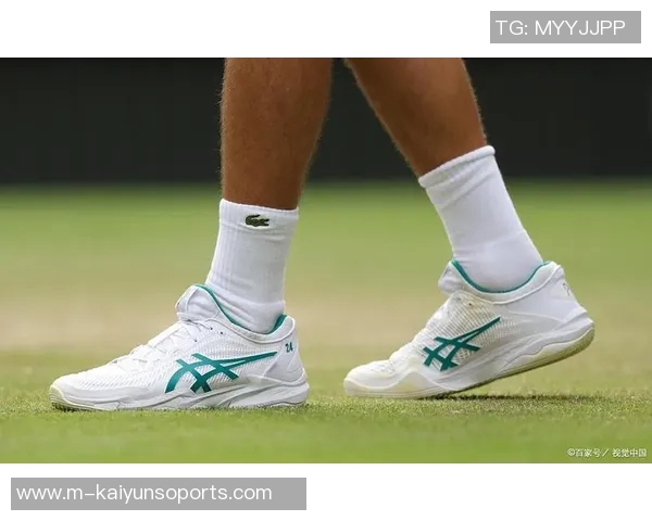 足球鞋的选择与踩穿技巧解析助你在球场上如虎添翼